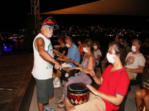 BODRUM SAĞLIKÇILARI CORONAYA KARŞI RİTİM TUTTU!
